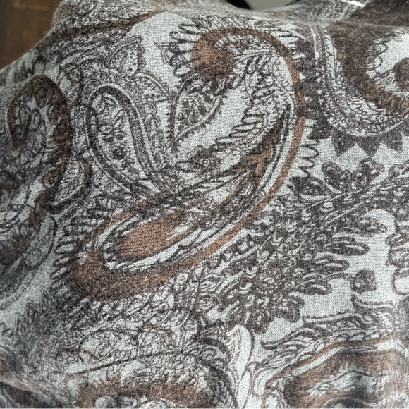 Escapade Soft Sweater - Picture 5 of 5